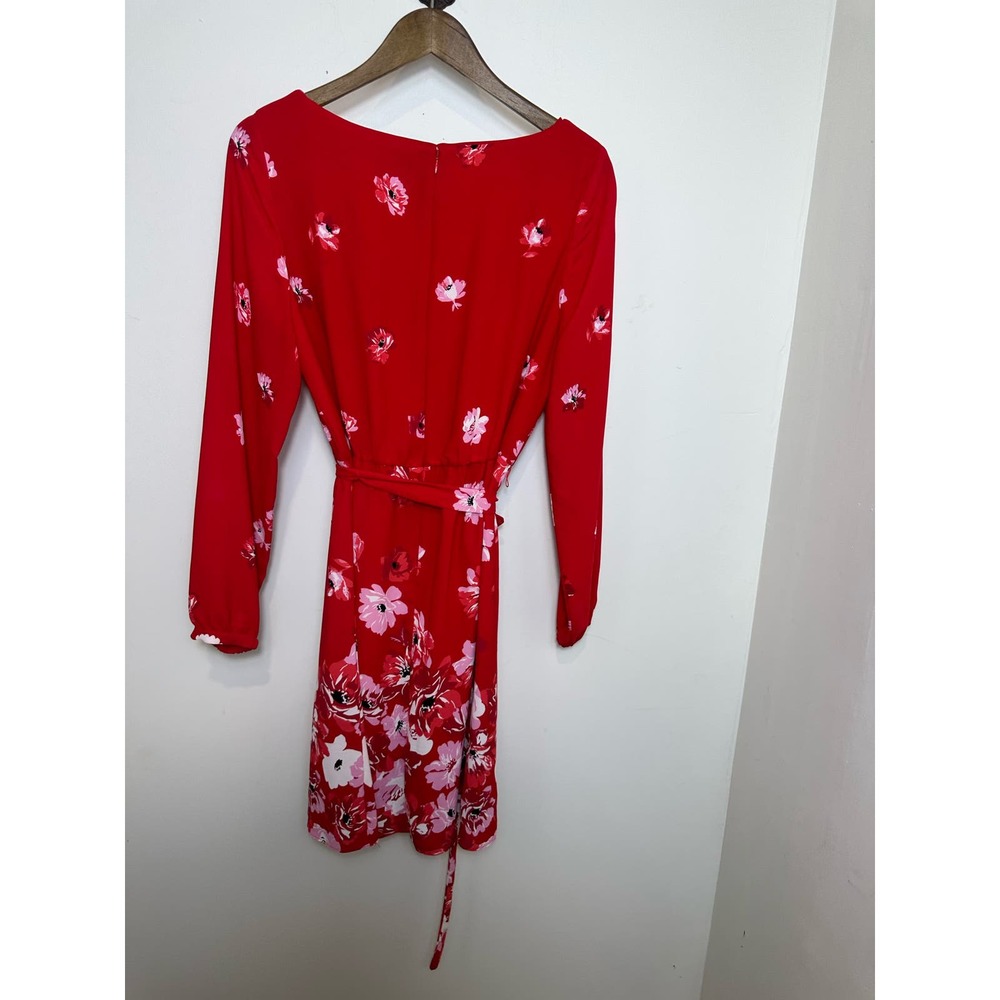 White House Black Market Red Floral Prit Day Fit and Flare Dress Size 8 - Picture 5 of 8